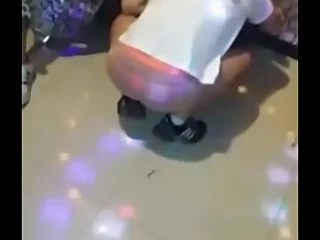 [한국야동] 노래방에서 팬티 제끼고 - 한국야동 - 딸자닷컴